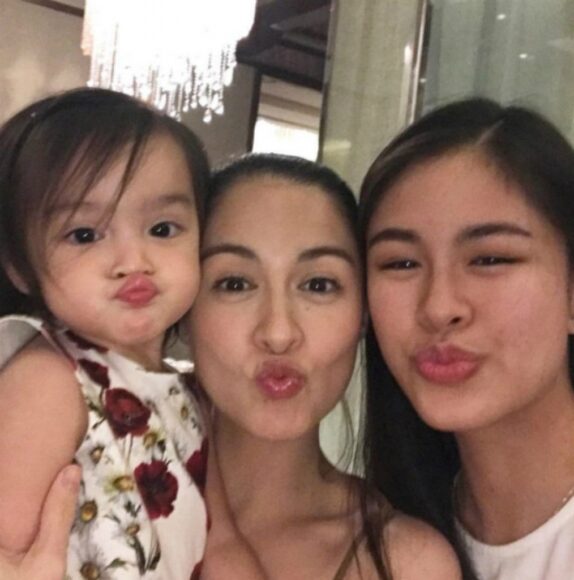 hình chu mỏ cả gia đình