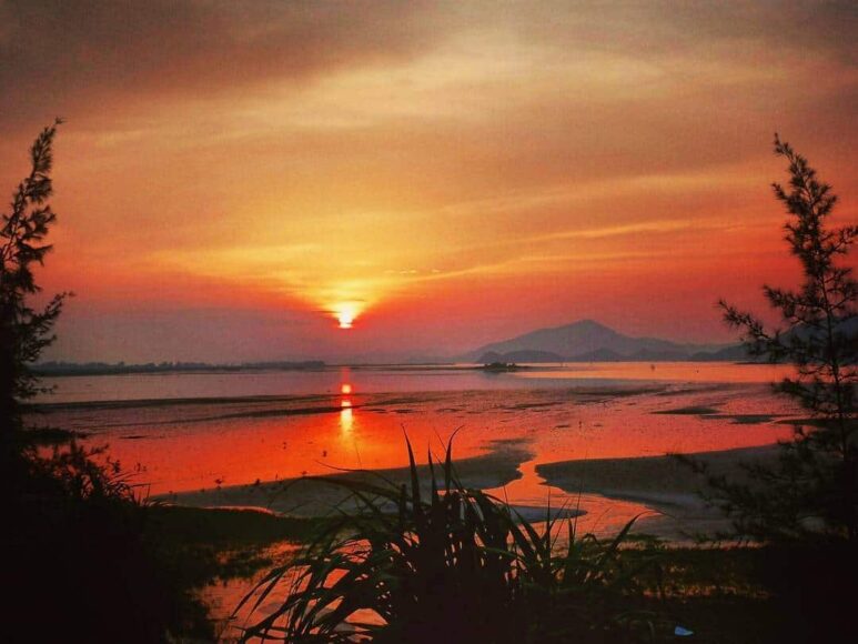 hình hoàng hôn trên đảo