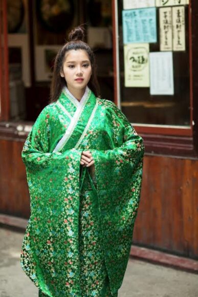 hình kimono màu xanh