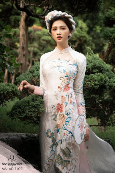 mẫu áo dài cưới trắng thêu hoa