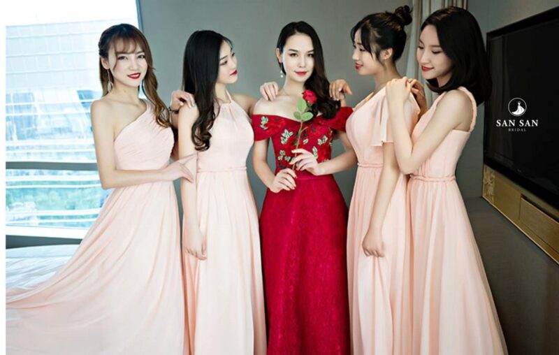 mẫu váy phù dâu đẹp hồng