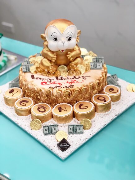bánh sinh nhật chồng con giáp khỉ màu vàng đẹp