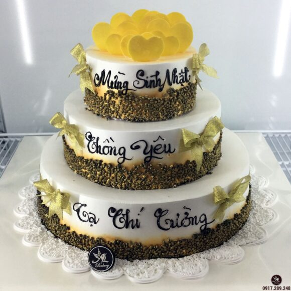 hình ảnh bánh sinh nhật chồng 3 tầng sang trọng