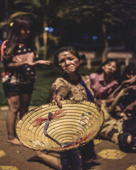 ảnh ăn xin hài hước bôi nhọ đen