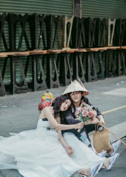 hình ăn xin hài hước phong cách ảnh cưới