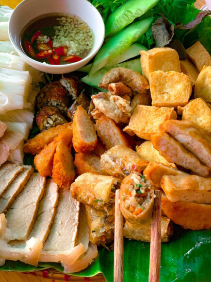 hình ảnh bún đậu mắm tôm nhiều chả giò