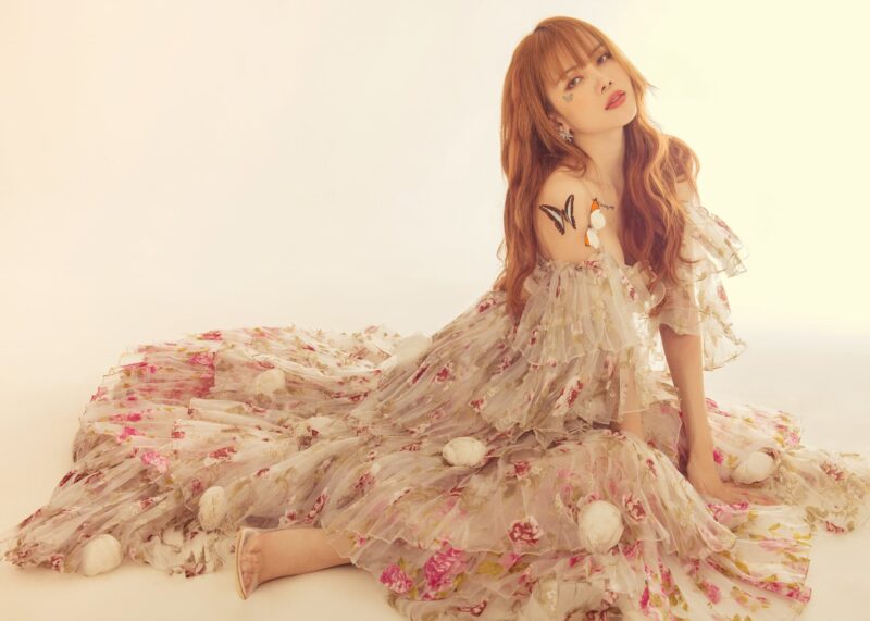 Ảnh Thiều Bảo Trâm đẹp hút hồn trên bìa tạp chí