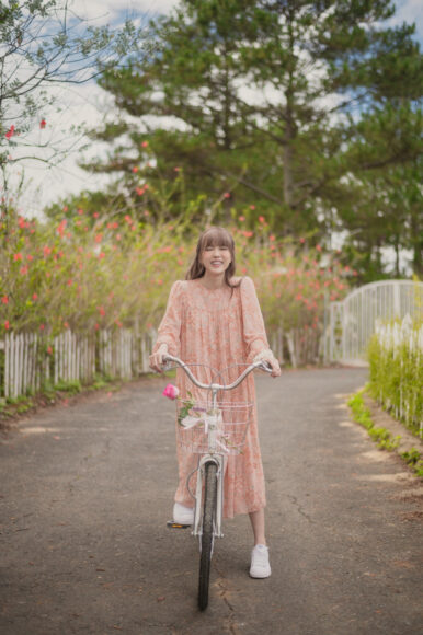 Ảnh Thiều Bảo Trâm phong cách mong manh nữ tính