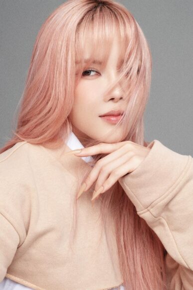 Ảnh Thiều Bảo Trâm tóc hồng xinh xắn