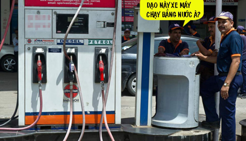 Ảnh đổ xăng chế về giá xăng tăng