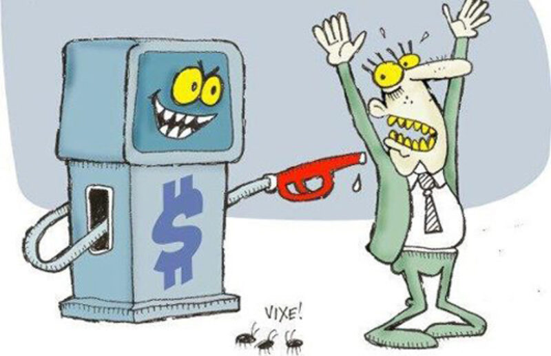 Ảnh đổ xăng thể hiện sự biếm hoạ