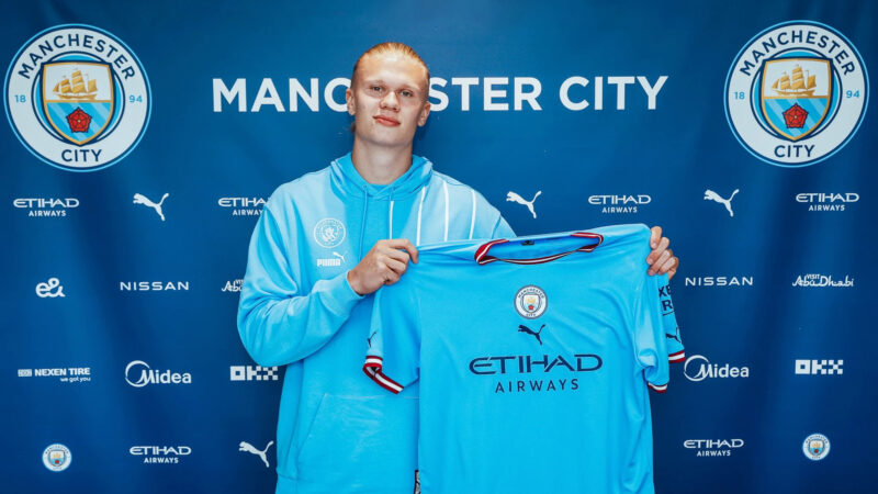 hình nền Erling Haaland và áo manchester city