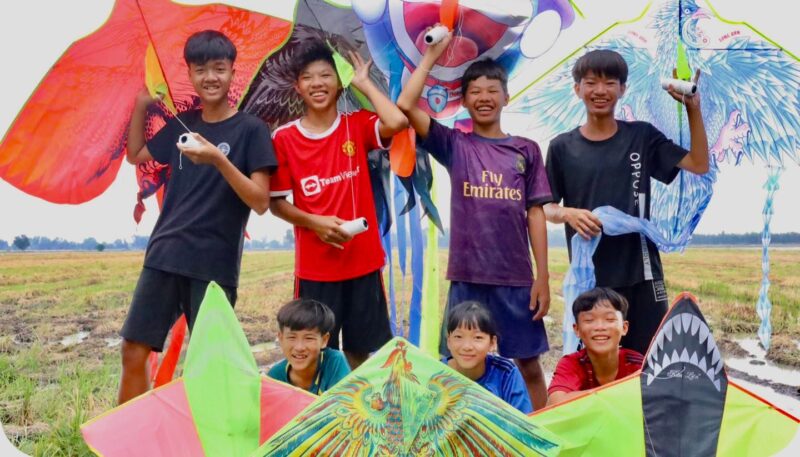 ảnh Anh Ba Phải TV thả diều