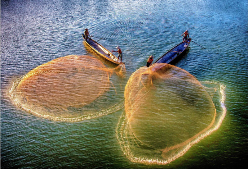 ảnh dòng sông và người thả lưới