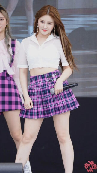 Ảnh Nancy chân dài