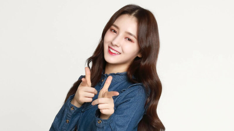 Ảnh Nancy mặc áo bò