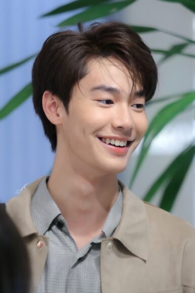 ảnh Ren cười tươi