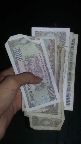 Ảnh tiền lẻ xếp ngay ngắn