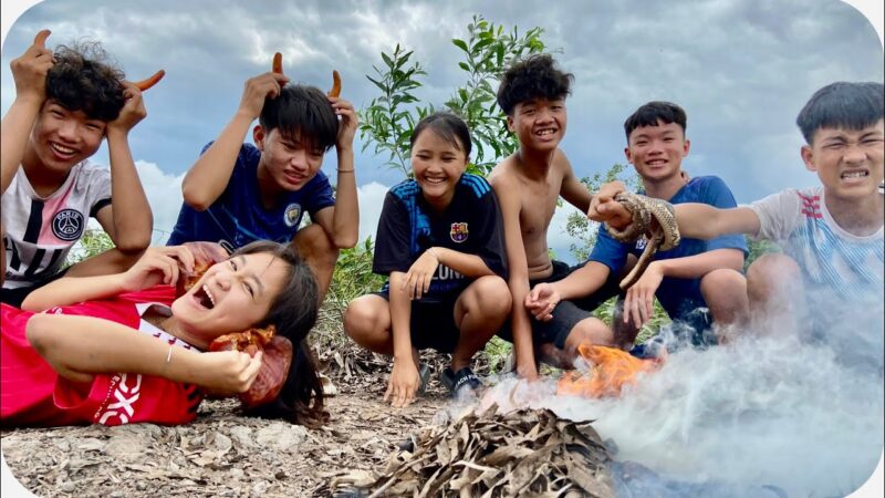 hình ảnh Anh Ba Phải TV chơi đùa