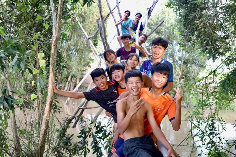 hình Anh Ba Phải TV trong rừng