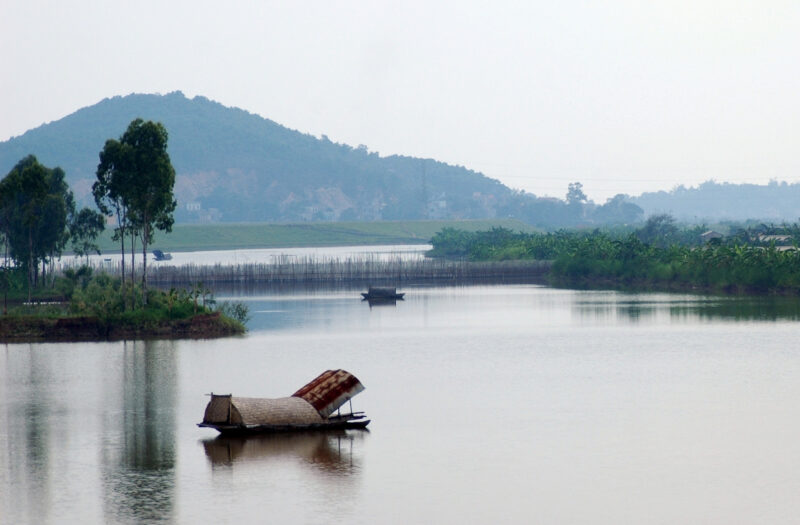 Hình ảnh dòng sông buồn