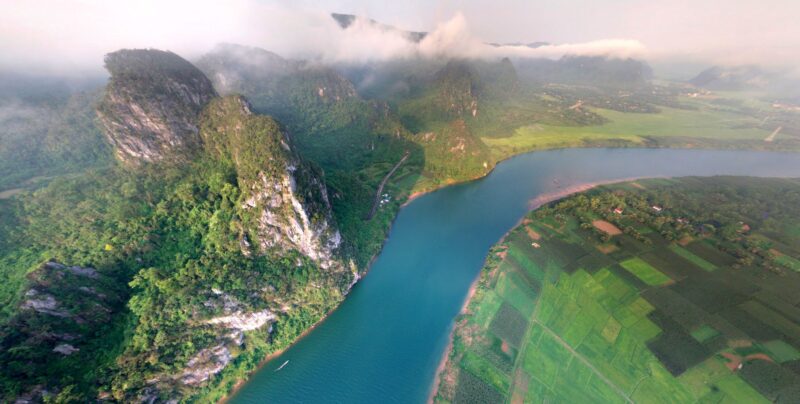 hình ảnh dòng sông hùng vĩ