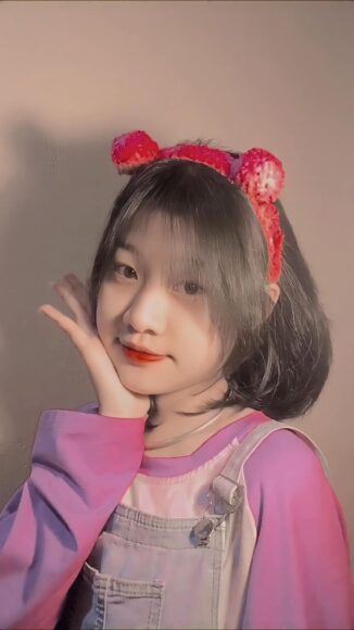 Hình ảnh gái 2k10 tóc ngắn cute