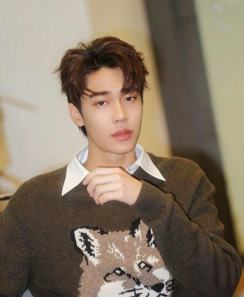 hình Ren lạnh lùng