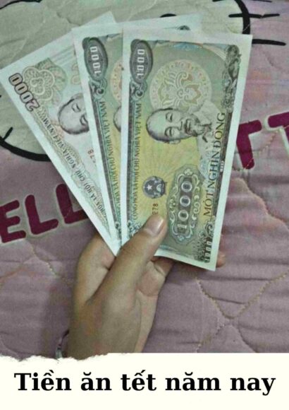 Hình tiền lẻ hài hước minh hoạ về tiền ăn tết năm nay