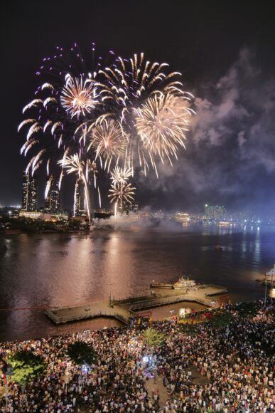 hình ảnh tết 2023 pháo hoa