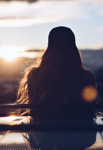 hình ảnh buồn nữ cô đơn