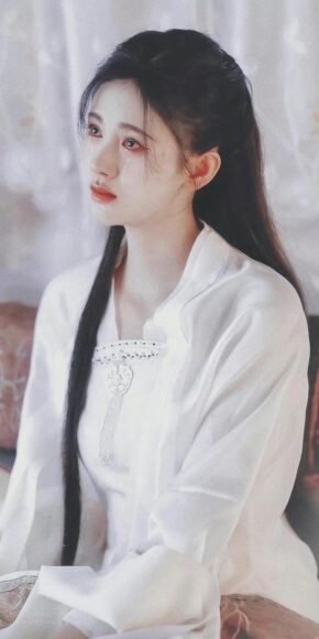 Ảnh Cúc Tịnh Y buồn, khóc