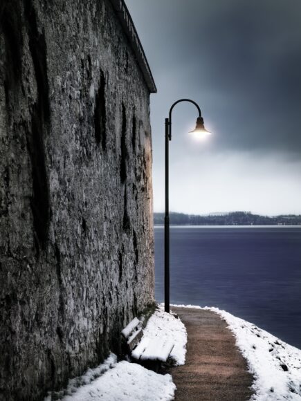 ảnh nền đèn đường một góc cô đơn