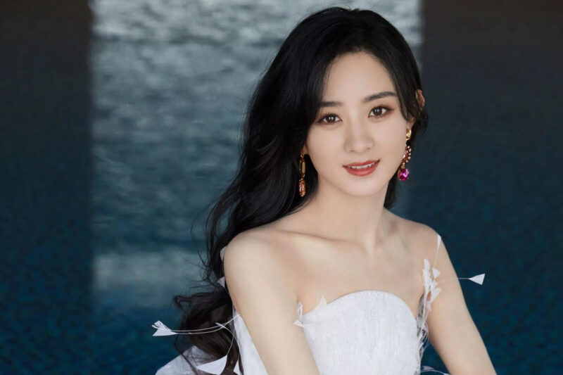 Ảnh Triệu Lệ Dĩnh chân dung xinh đẹp