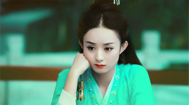 Ảnh Triệu Lệ Dĩnh cổ trang chống cằm