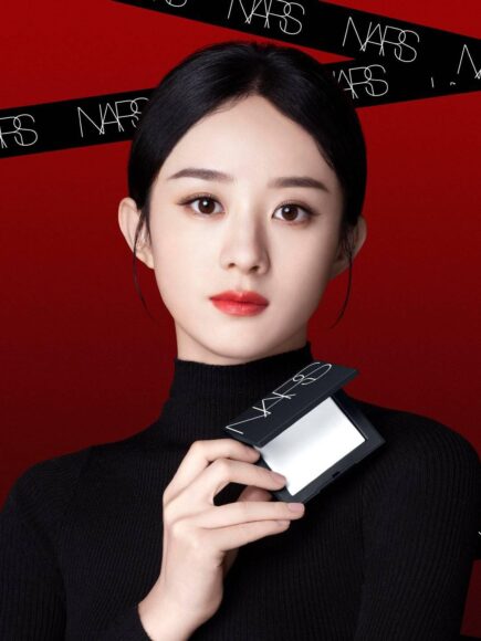 Ảnh Triệu Lệ Dĩnh làm đại sứ mỹ phẩm