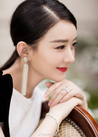 Ảnh Triệu Lệ Dĩnh phong cách nữ cường