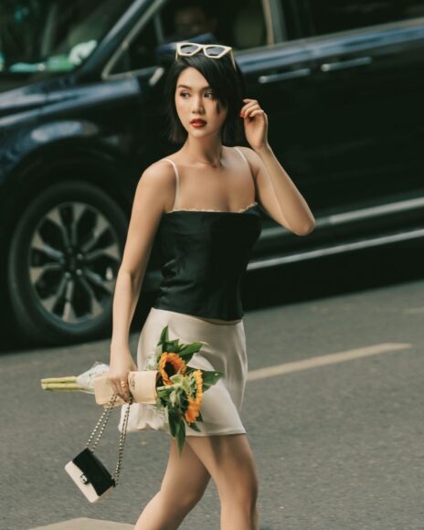 hình ảnh Ngọc Trinh phong cách cổ điển