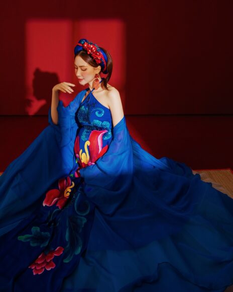 hình ảnh thị mầu của Hòa Minzy