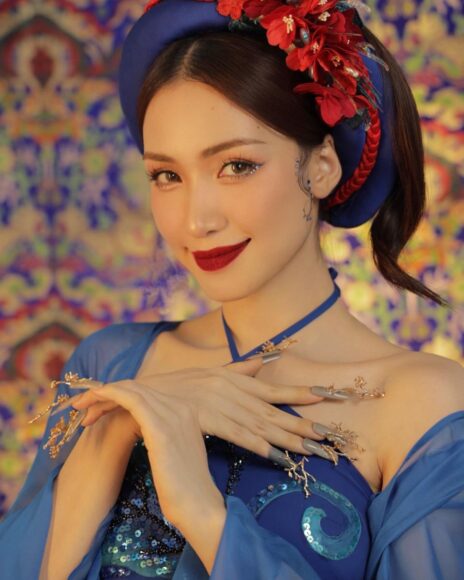 hình ảnh Thị Mầu Hòa Minzy trong trend biến hình