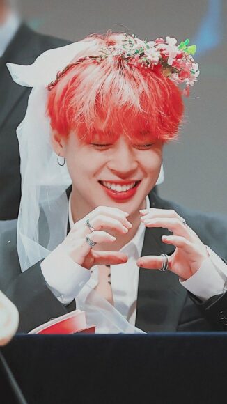 hình Jimin tạo hình tái tim