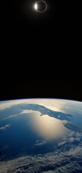 hình nền cho màn hình đục lỗ trái đất