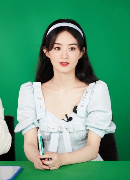 hình Triệu Lệ Dĩnh chụp ảnh chân dung