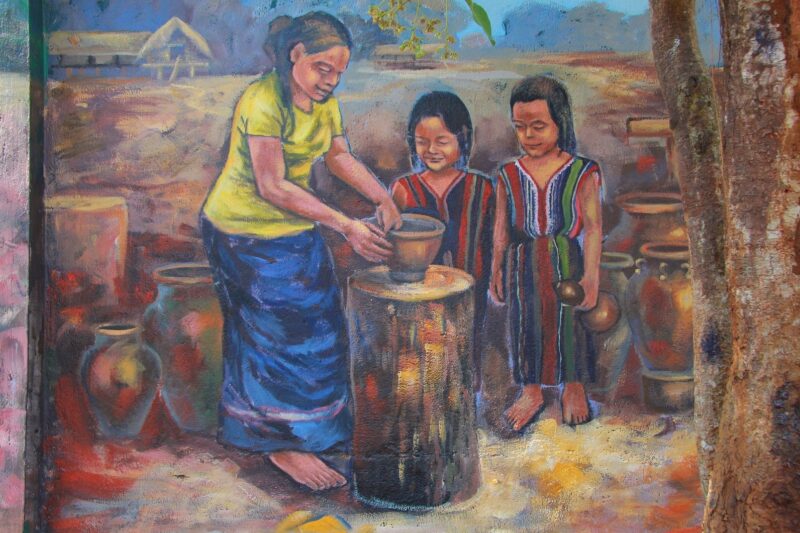 Vẽ tranh sắc màu Tây Nguyên cuộc sống sinh hoạt