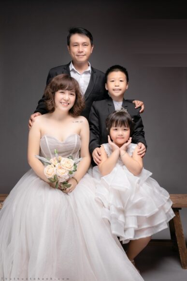 Chụp hình gia đình đẹp độc đáo sang trọng nhất năm 2021