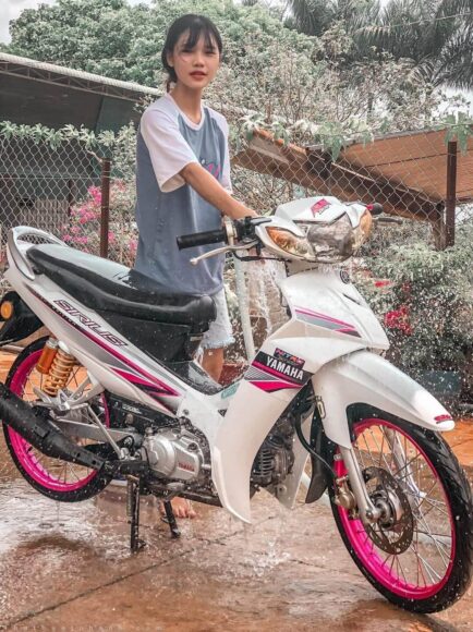 Hình ảnh xe Sirius độ kiểng hồng trắng