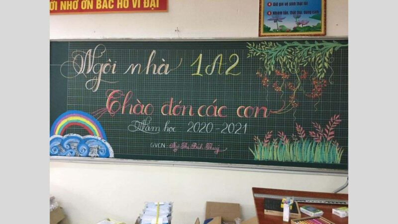 Mẫu trang trí bảng khai giảng đơn giản mà đẹp