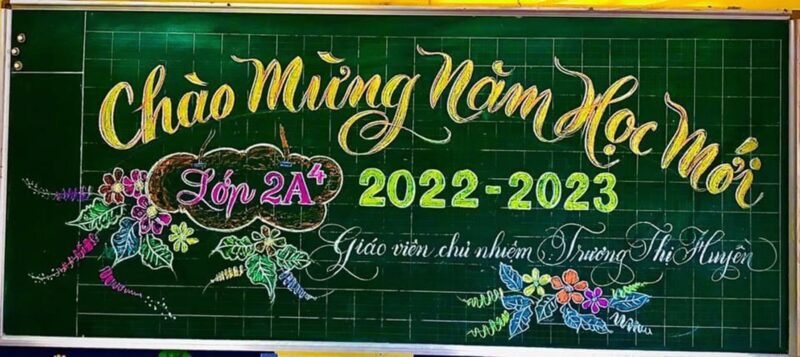 Mẫu trang trí bảng khai giảng tiểu học đơn giản