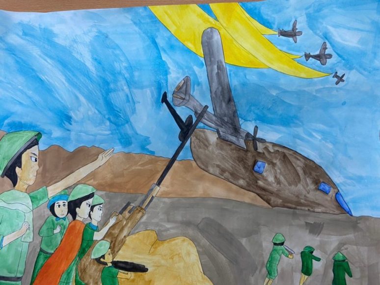 vẽ tranh chiến thắng điện biên phủ trên không bằng màu nước đơn giản