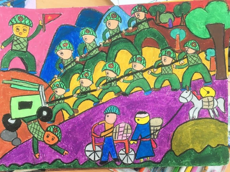 Vẽ tranh đề tài Chiến thắng Điện Biên Phủ toàn cảnh kéo pháo